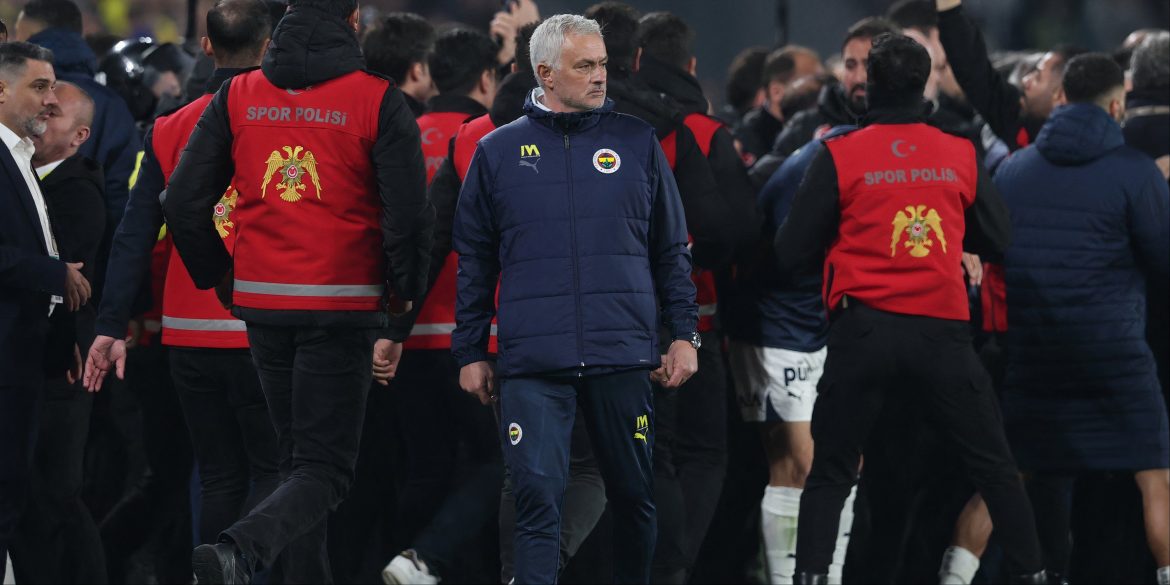 45 y/o Mourinho alternative is serious option to replace Martin at Rangers