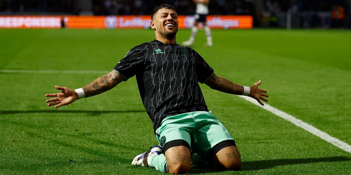Championship record move: Leeds looked at signing amazing Hamer alternative